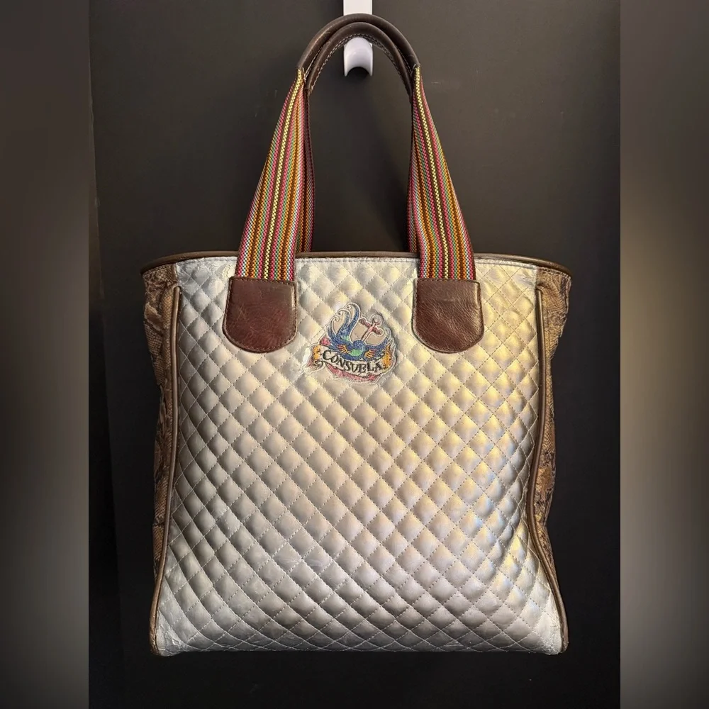 Consuela Tote Champagne & Animals 🩵 - Picture 2 of 14